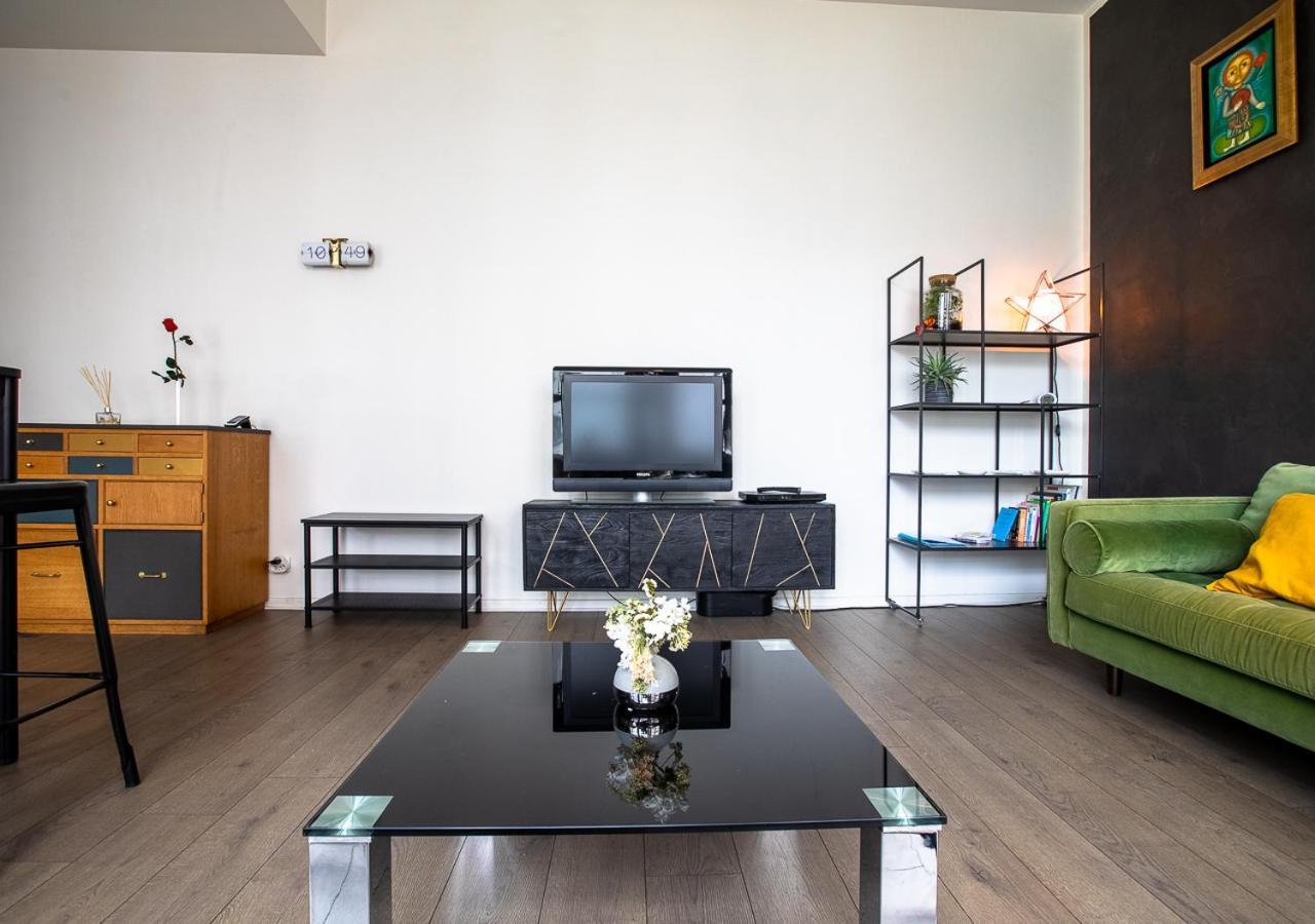 브장송 Le Loft Horloger Avec Parking 아파트 외부 사진